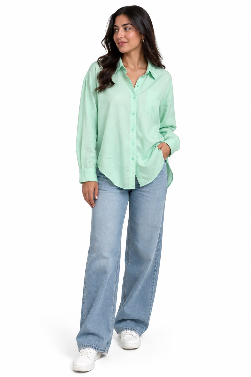 Plain shirt -with a collar. Aqua