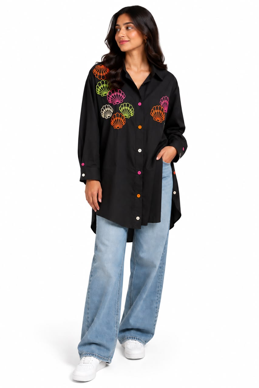 Shirt – Chest embroidery – Two-tone buttons – Black