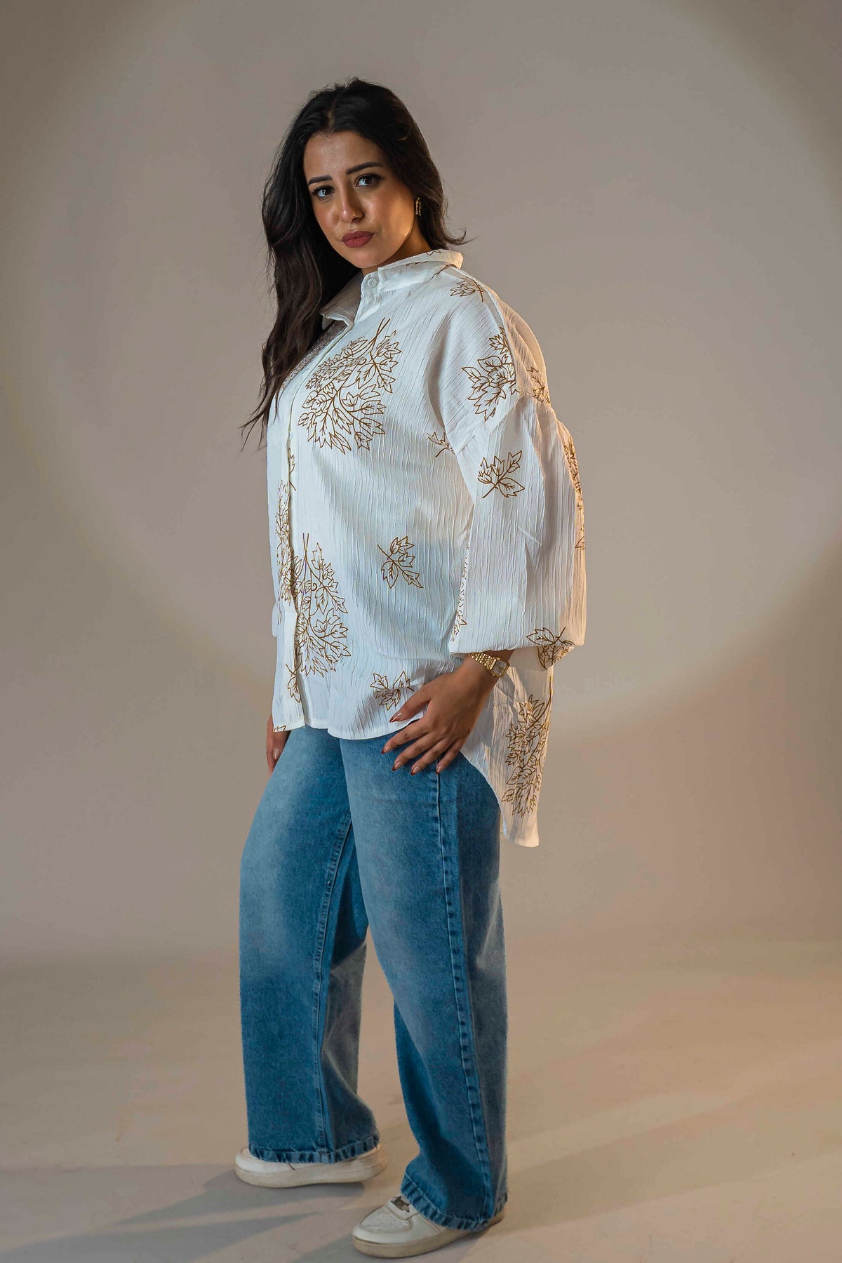 -Long-sleeved shirt – rounded back hem -white