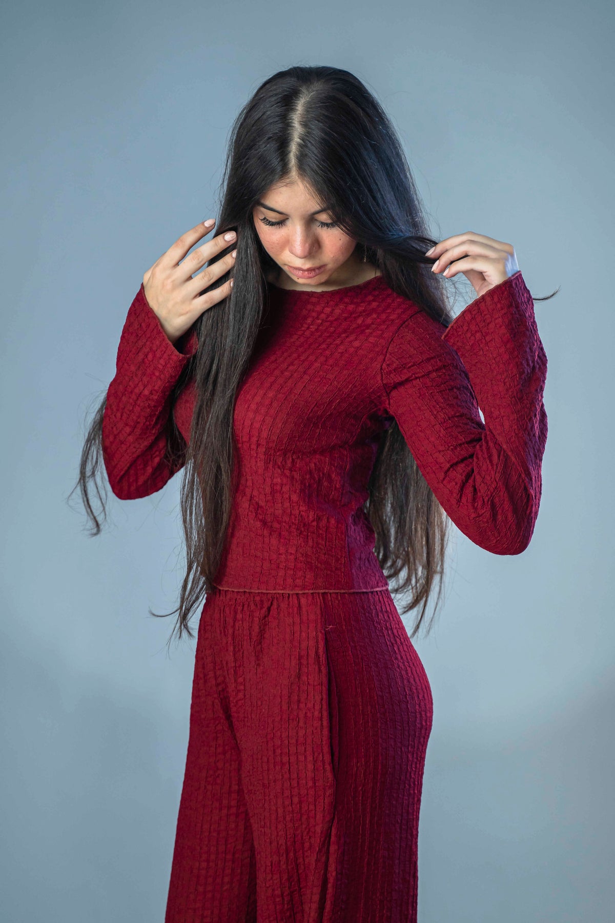 Wide-neck jumpsuit – long sleeves – burgundy